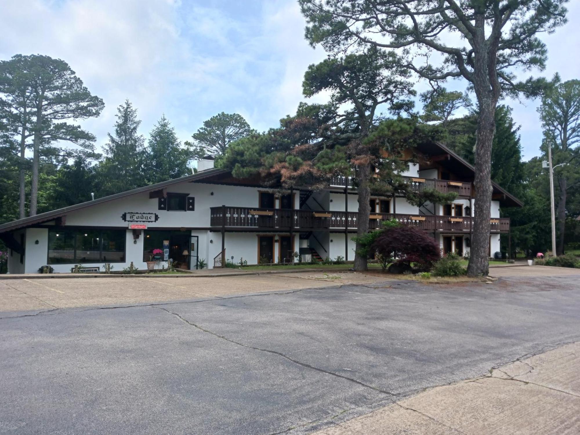 Bavarian Inn Motel & Restaurant ユリーカ・スプリングス エクステリア 写真