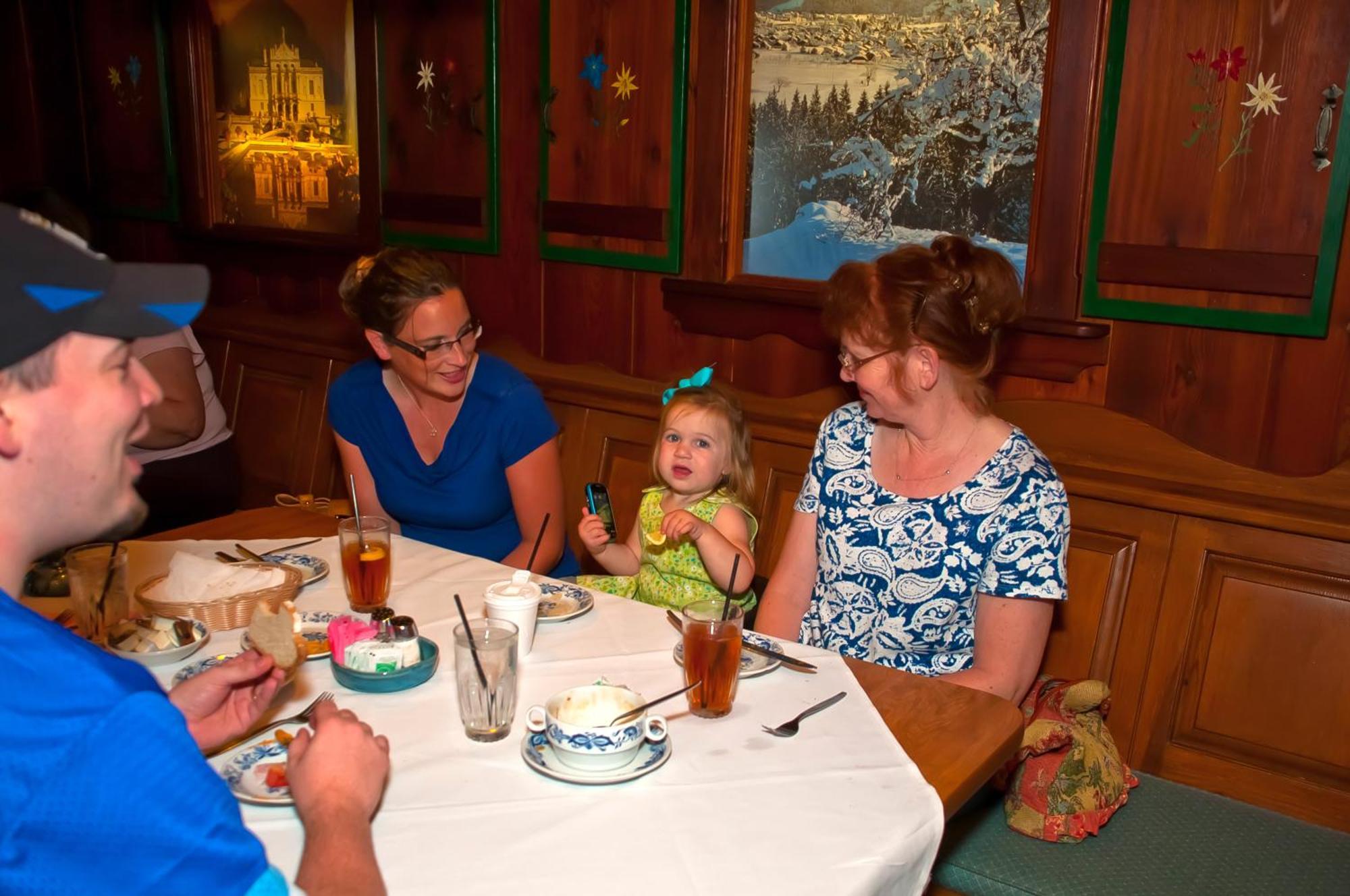 Bavarian Inn Motel & Restaurant ユリーカ・スプリングス エクステリア 写真