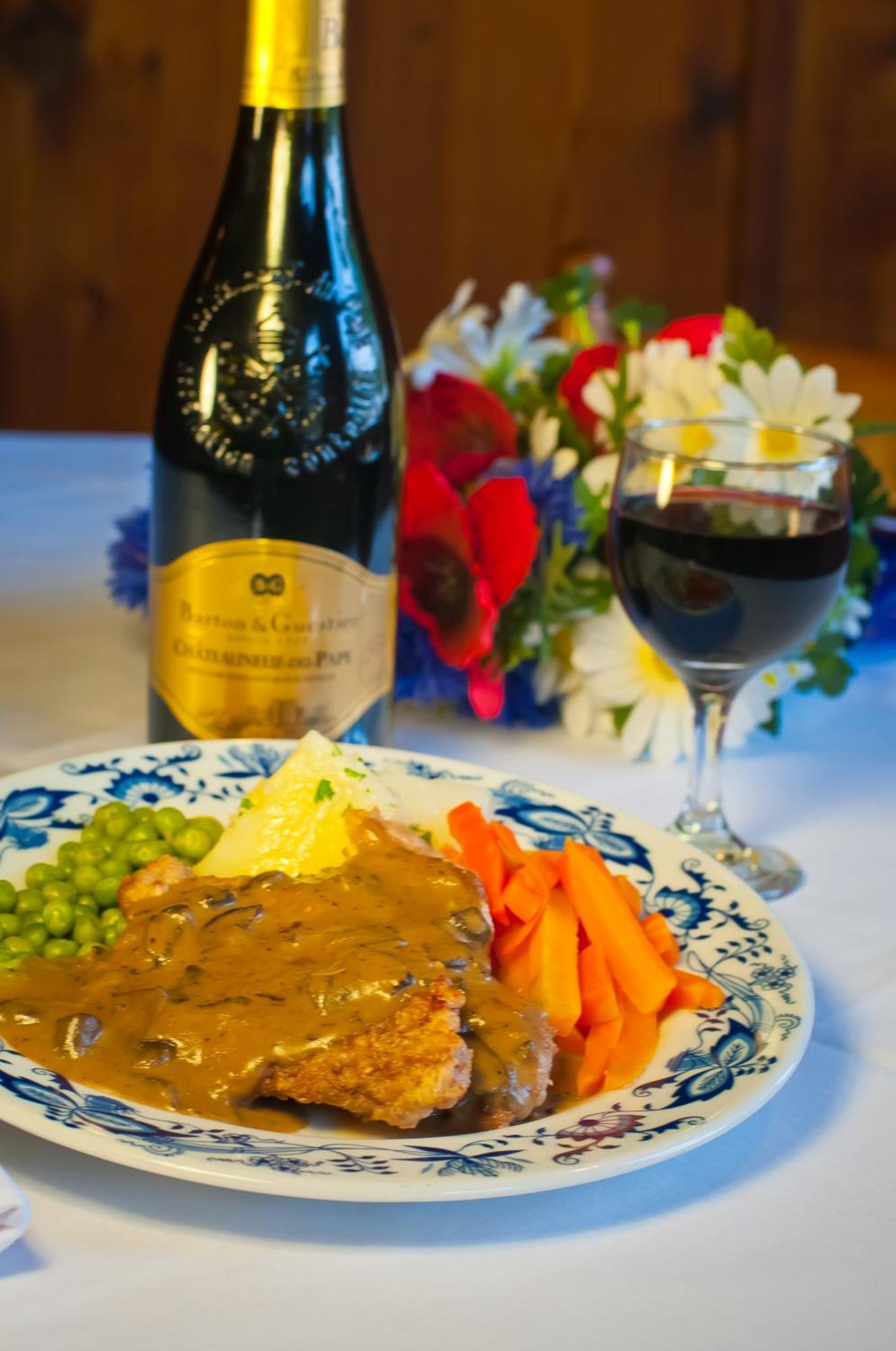 Bavarian Inn Motel & Restaurant ユリーカ・スプリングス エクステリア 写真