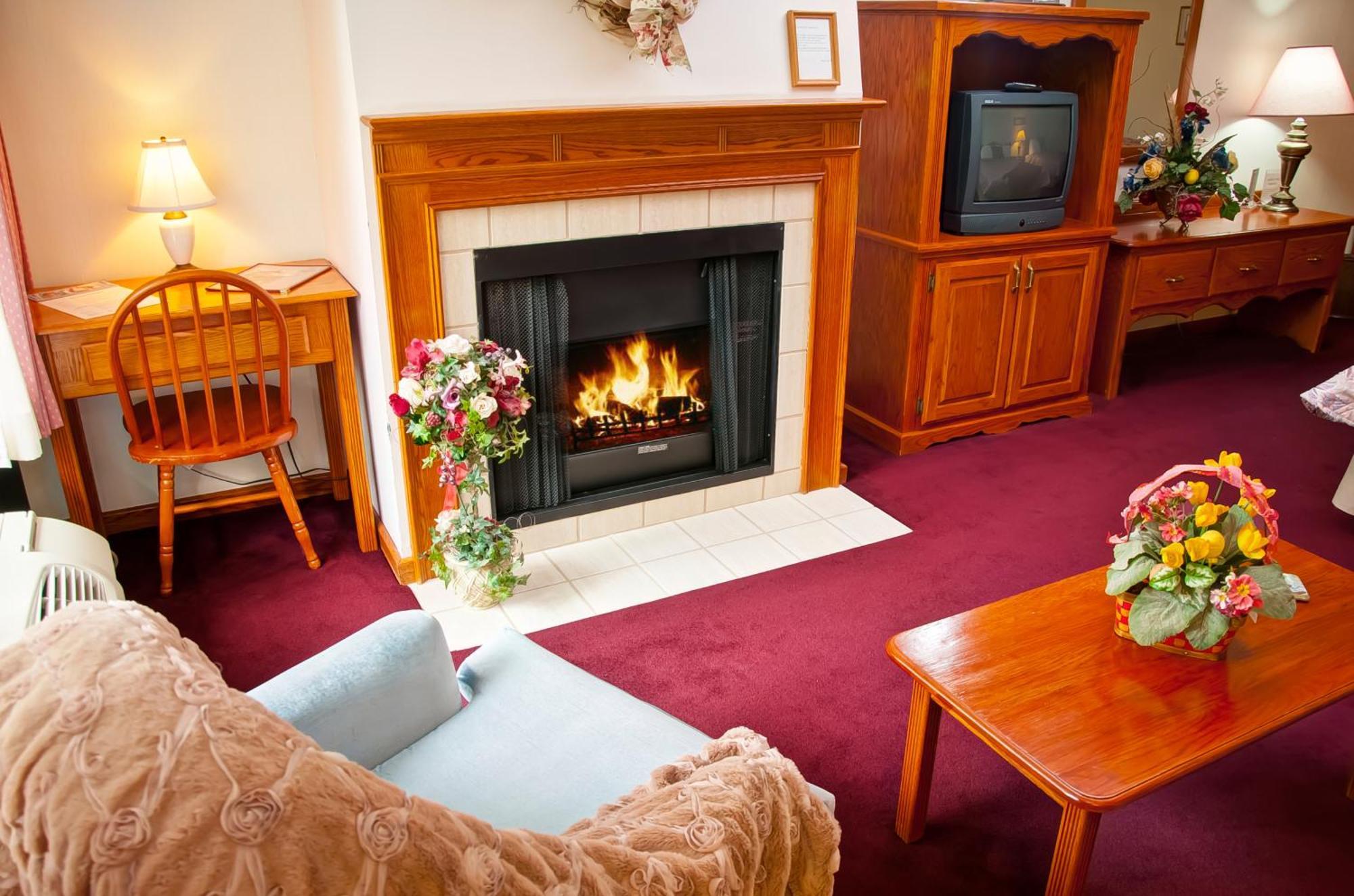 Bavarian Inn Motel & Restaurant ユリーカ・スプリングス エクステリア 写真