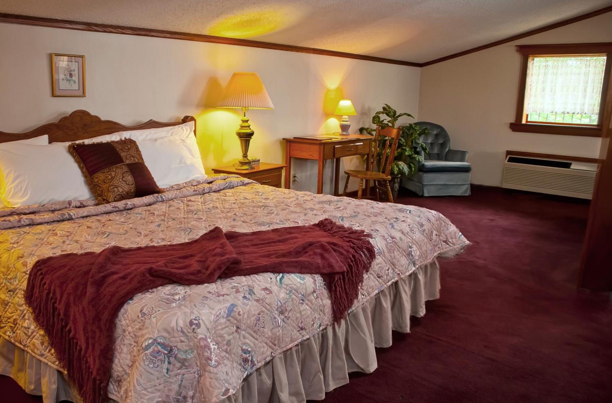Bavarian Inn Motel & Restaurant ユリーカ・スプリングス エクステリア 写真