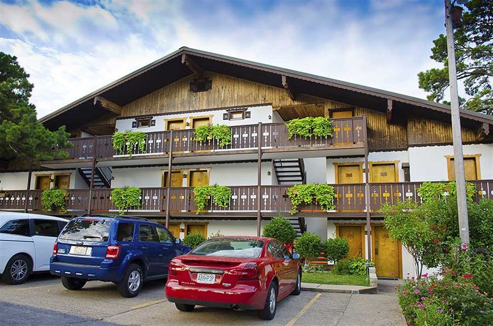 Bavarian Inn Motel & Restaurant ユリーカ・スプリングス エクステリア 写真