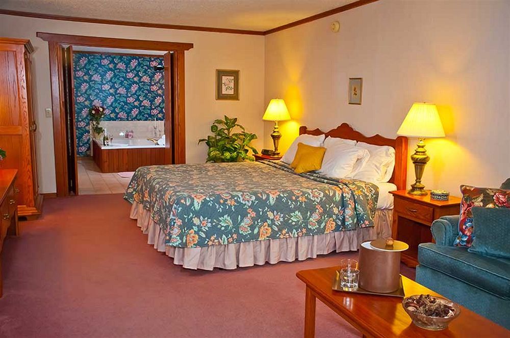 Bavarian Inn Motel & Restaurant ユリーカ・スプリングス エクステリア 写真